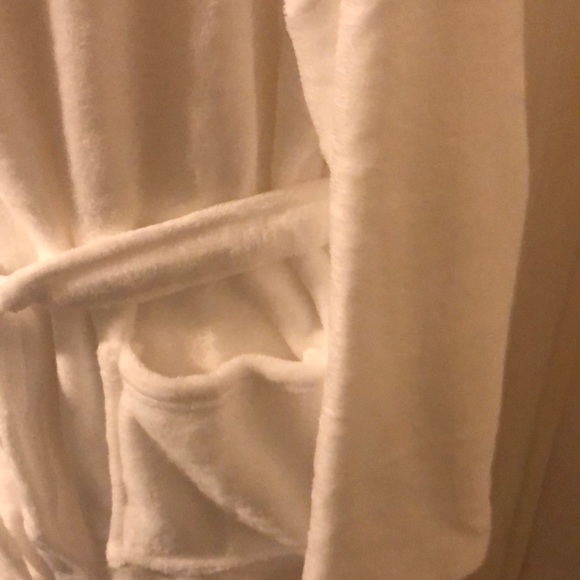 Bath Robe - Picture 3 of 4